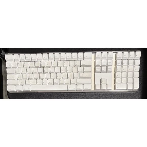 Apple Other - Apple A1016 Wireless Bluetooth Keyboard White Mechanical Keyboard M9270LL/A